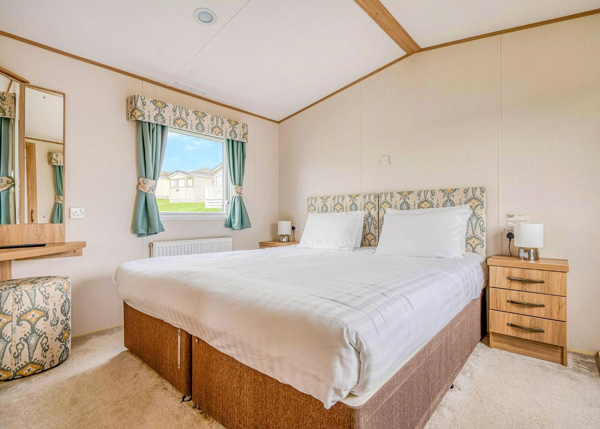 Meadow Lakes Holiday Park St Austell Room photo