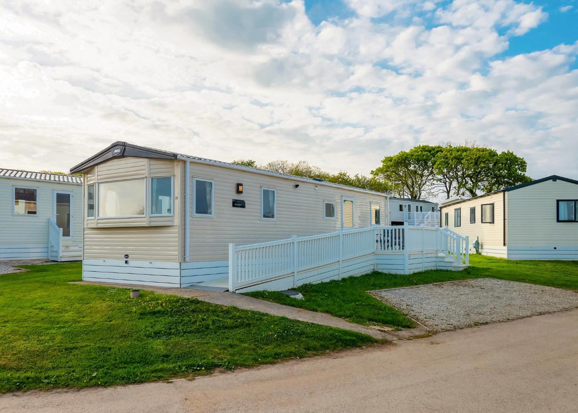 Meadow Lakes Holiday Park St Austell Exterior photo