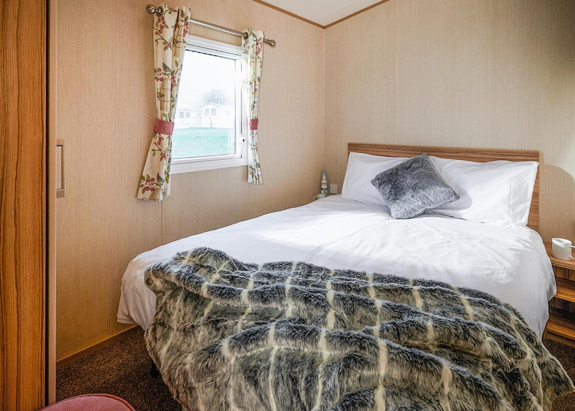Meadow Lakes Holiday Park St Austell Room photo